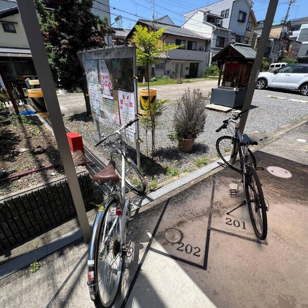 クレイドル・アラキの駐車場|駐輪場
