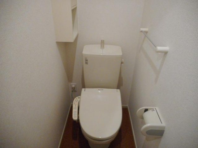 クレスト・ココ　Ｂのトイレ|コンパクトで使いやすいトイレです