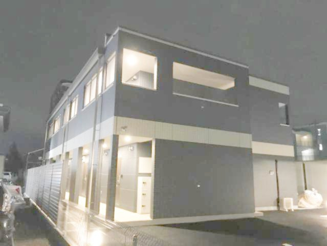 Levante(レヴァンテ)の駐車場|外観写真（夜）