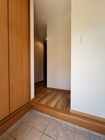 水田地所貸家の玄関