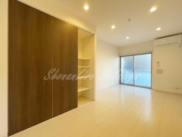 藤沢市本町１丁目のアパートの居間・リビング