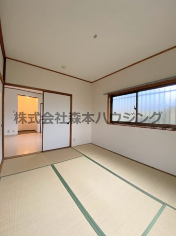 【和室】 | 　ハイツこはる | 畳の上でゆっくりとくつろげる和室です