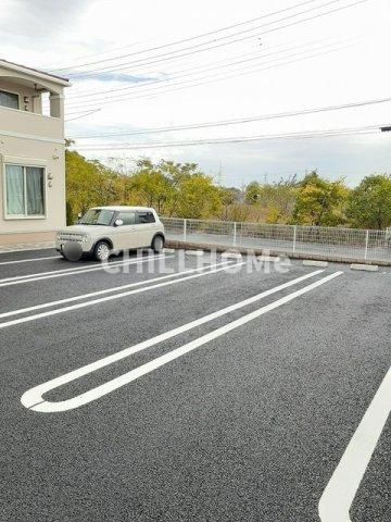 シャイニング　Ｂの駐車場|当社、チルホームのHPもご覧ください(^^)/物件情報多数♪