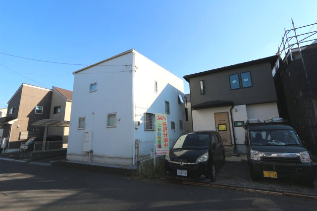 【東大和市仲原４丁目(23期)|玄関にはシューズクローク、室内にはフリースペース・ウォークインクローゼットなど、
多彩な収納を随所に配置。