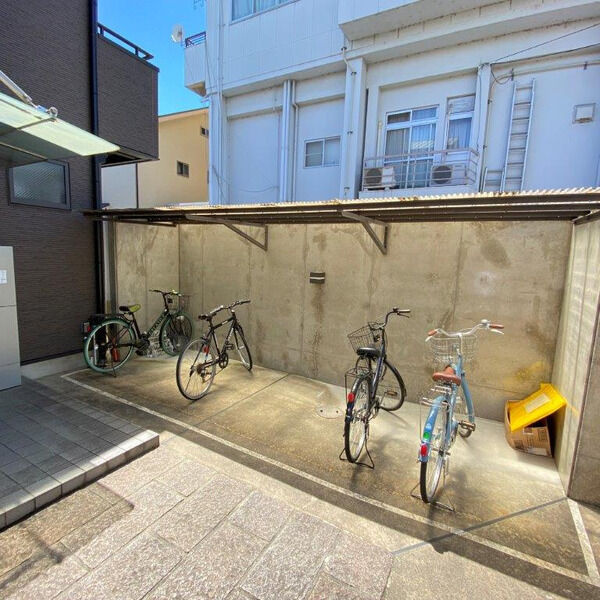 ラ・メゾン夢紀行の駐車場|駐輪場