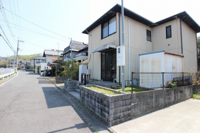 安芸区矢野南4丁目の外観|区画整理された団地内です☆