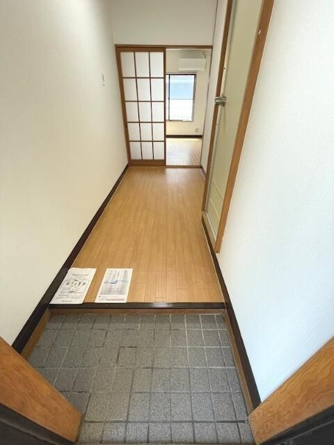 メーゾン三ツ木の玄関
