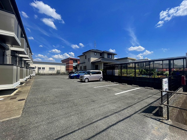 コンフォール奈良南の駐車場|駐車場も完備。