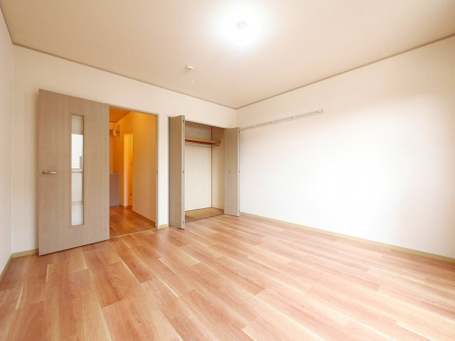 コンフォール奈良南の洋室|使い勝手のいい洋室です
