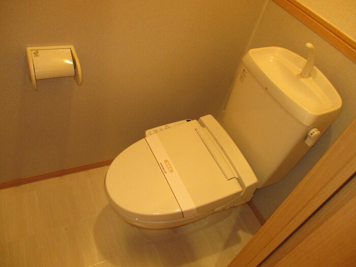 ロジュマン・ミヤカイドウCのトイレ|落ち着いたトイレです