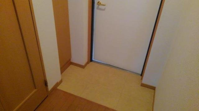 プリマヴェーラ大倉山の玄関