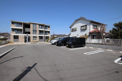 【駐車場】 | メゾン・ド・シエル