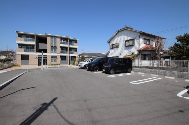 【駐車場】 | メゾン・ド・シエル