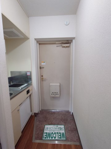 フラット高井戸の玄関|明るい玄関です