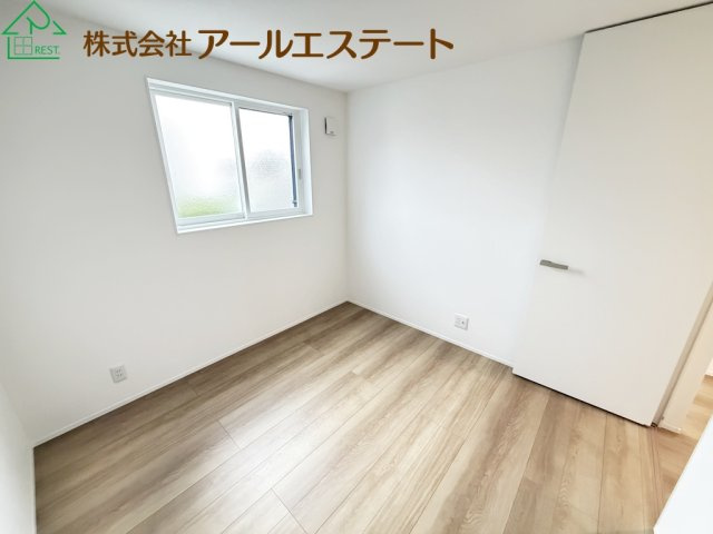 加古川市加古川町中津　　JR加古川線「日岡駅」徒歩19分の洋室