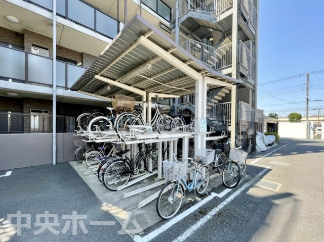 ライオンズマンション立石南の駐輪場|【自転車置き場】最新の空き状況や費用などの詳細は担当スタッフまでお問い合わせください。
