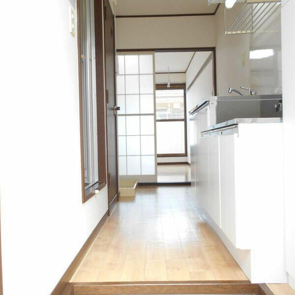 ファミーユ八番館の玄関