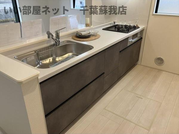 マイホームネクスト中央区亀井町　1号棟のキッチン|コンパクトなキッチンで掃除もラクラク