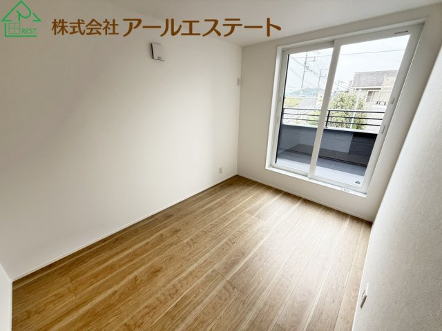 加古川市加古川町中津　　JR加古川線「日岡駅」徒歩19分の洋室