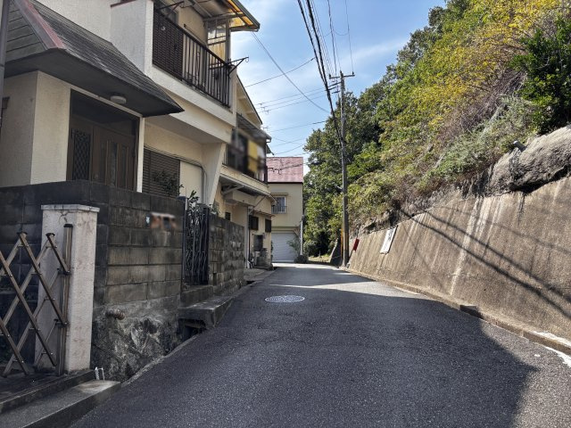 神戸市須磨区禅昌寺町1丁目戸建の前面道路含む現地写真