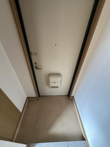 カロン尺口の玄関