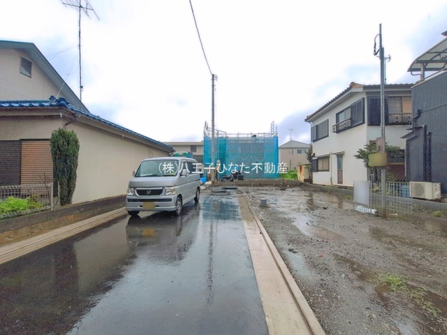 『八王子市新築　戸建て』東京都八王子市上野町108-6【仲介手数料無料】の前面道路含む現地写真|～仲介手数料無料☆八王子ひなた不動産～八王子市上野町　新築戸建て
