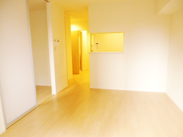 ロイヤル三軒茶屋の洋室