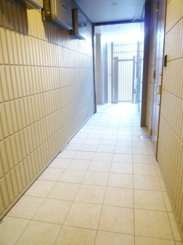 ロイヤル三軒茶屋の玄関
