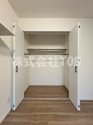 【収納】 | 渋谷区本町一丁目戸建て-定借3年- | 2F　洋室6.5帖　収納※クリーニング完了前※