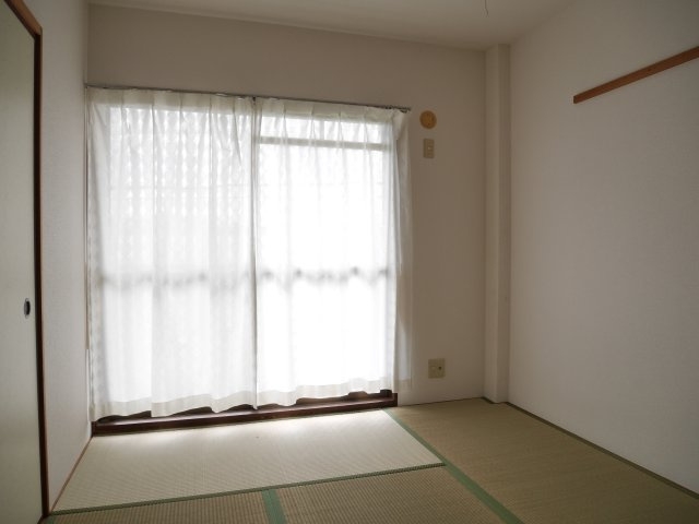 ハイコートささ山の和室