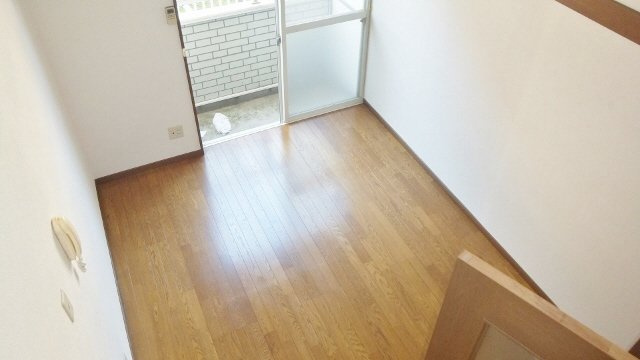グラシューズの居間・リビング|天井が高くて開放的です