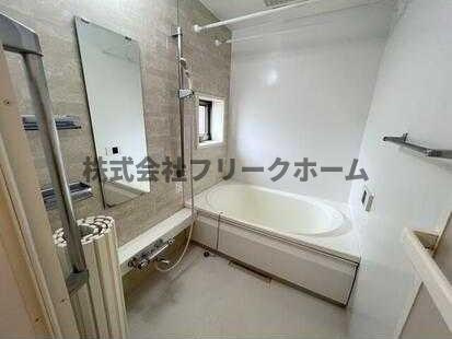 三鷹市井の頭１丁目のアパートの浴室