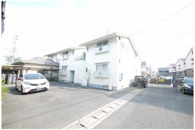 星島コーポＡ棟の駐車場
