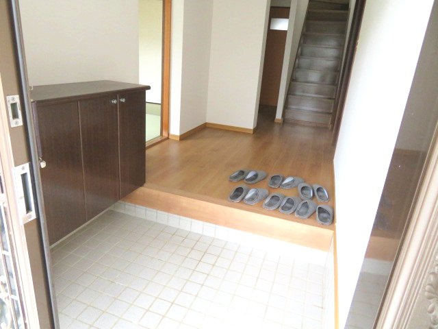 藤岡市本郷　中古1590の玄関