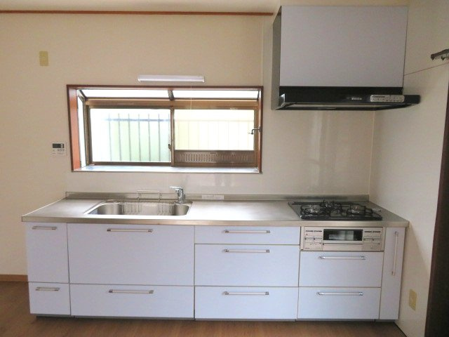 藤岡市本郷　中古1590の前面道路含む現地写真