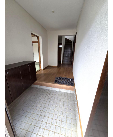 藤岡市本郷　中古1590の玄関