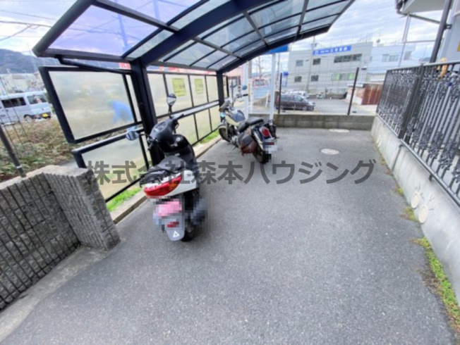 【その他共用部分】 | 　学研CITY CORE | バイク駐輪場です