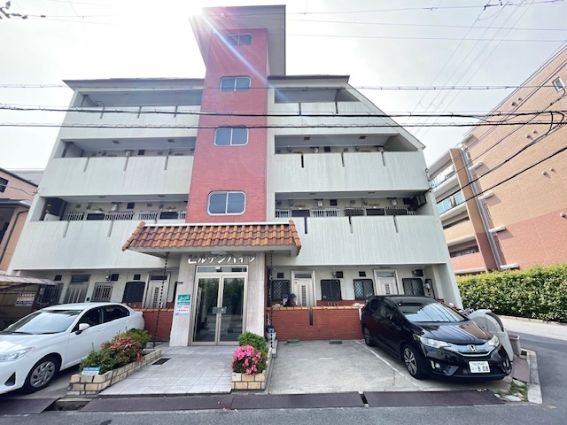 大阪市東淀川区下新庄６丁目の賃貸マンションのエントランス