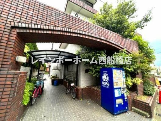 ローズガーデン１番館のエントランス