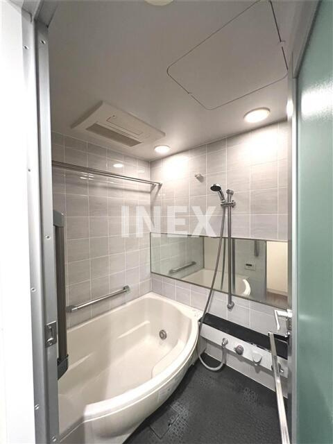 横浜市西区みなとみらい４丁目の賃貸マンションの浴室