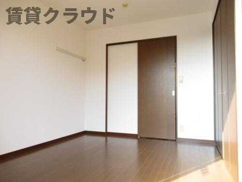 第一ローズハイム　A棟の寝室|開放的な寝室です