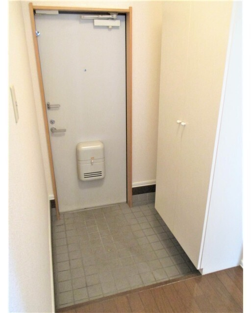 グレースカメリア市が尾Aの玄関