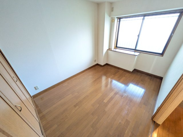 クレスト吉岡の寝室