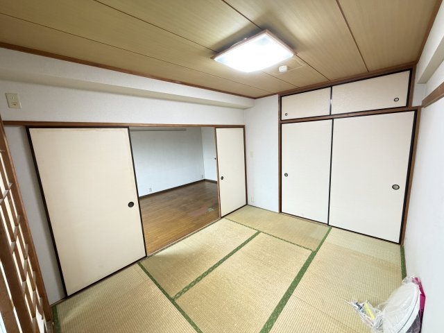シントウキョウビルの寝室