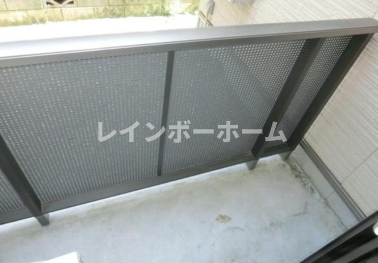 アメニティ本中山のバルコニー