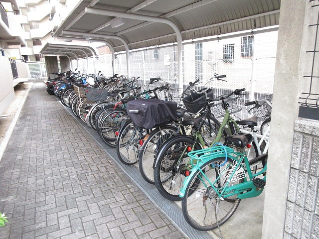 コスモアベニューの周辺