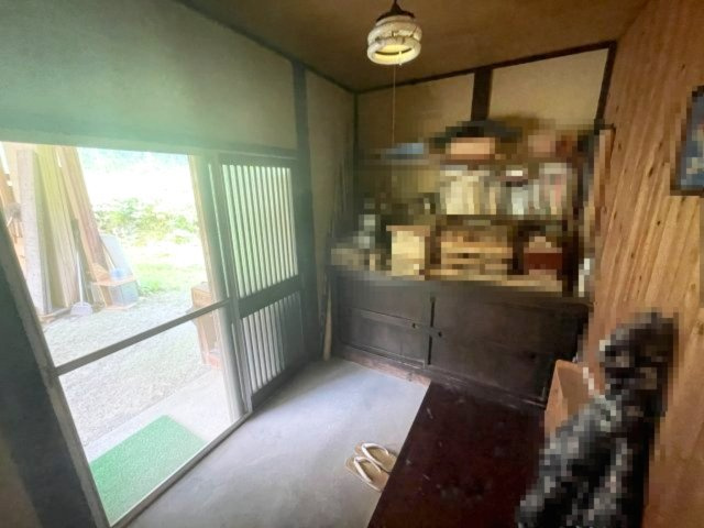 高島市高島中古戸建の内装|勝手口