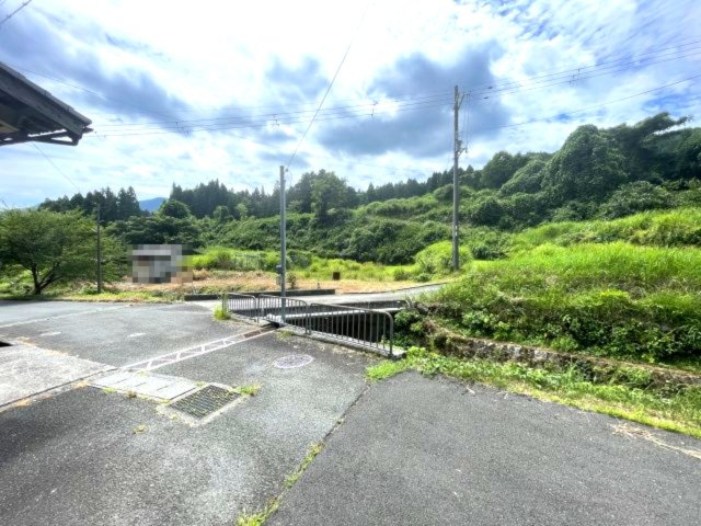 高島市高島中古戸建の前面道路含む現地写真