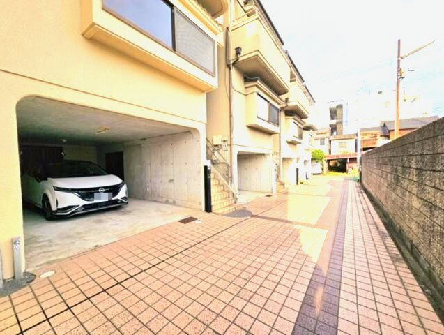 甲子園二番町の駐車場