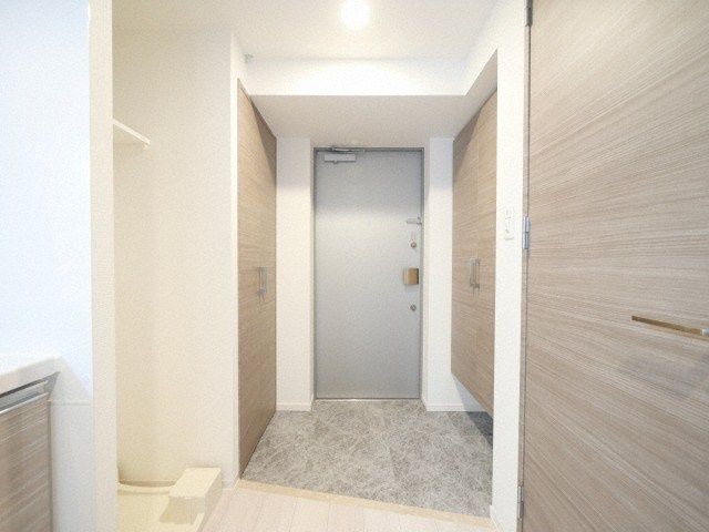 ラヴィータ難波元町の玄関